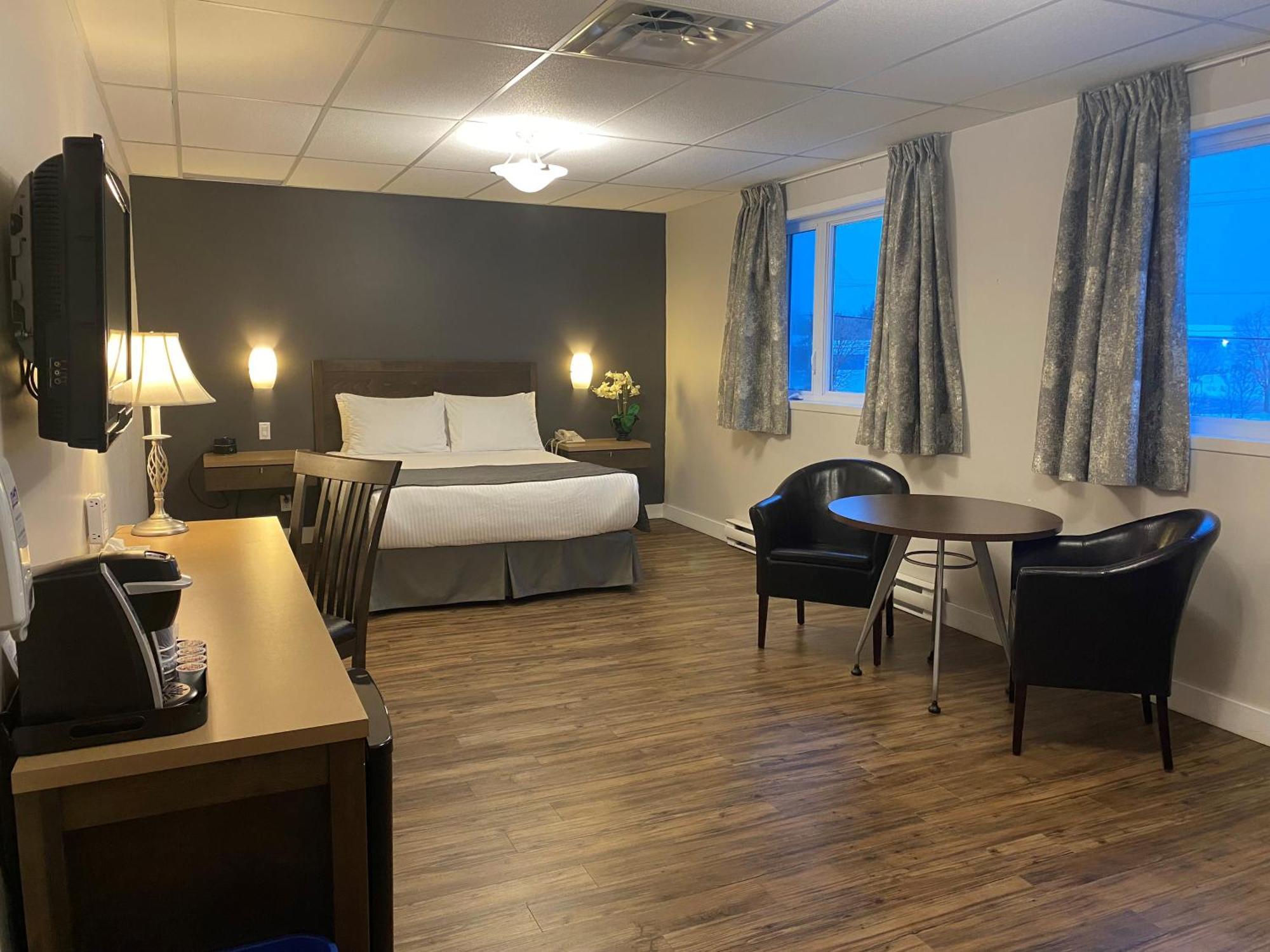Hotel Centre-Ville Montmagny Exterior photo